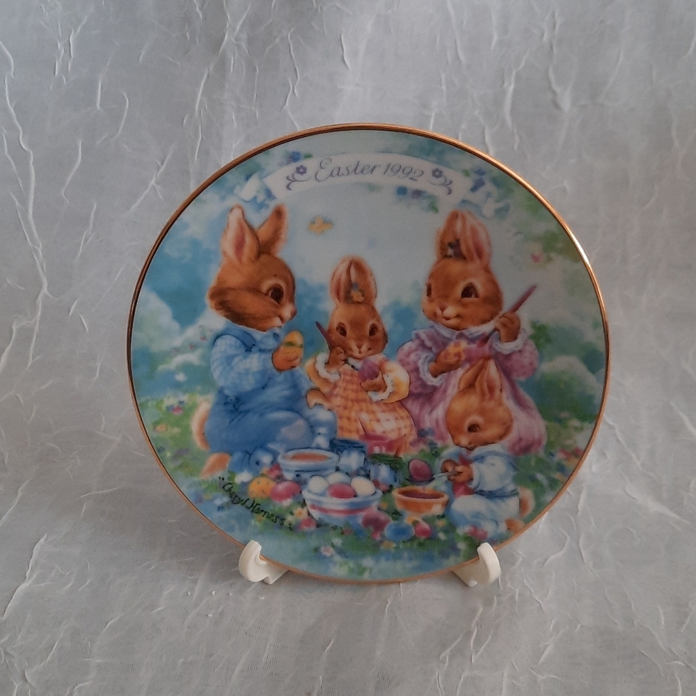 Vintage Avon Easter plate EUC